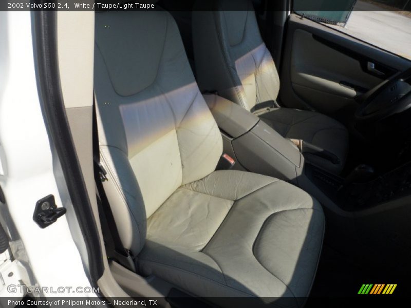 White / Taupe/Light Taupe 2002 Volvo S60 2.4