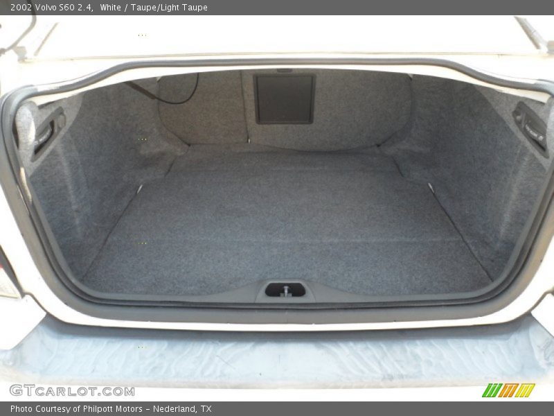 White / Taupe/Light Taupe 2002 Volvo S60 2.4