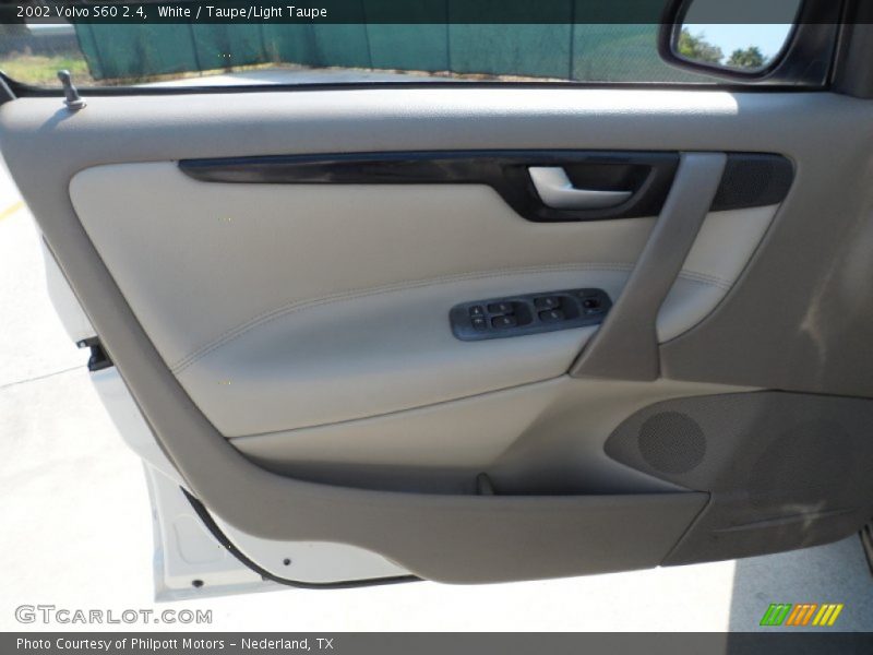 White / Taupe/Light Taupe 2002 Volvo S60 2.4