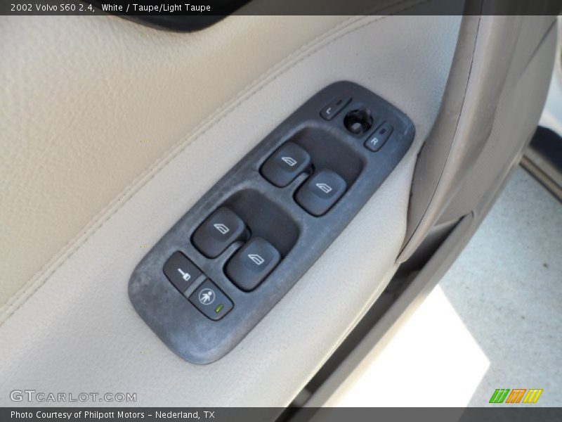 White / Taupe/Light Taupe 2002 Volvo S60 2.4