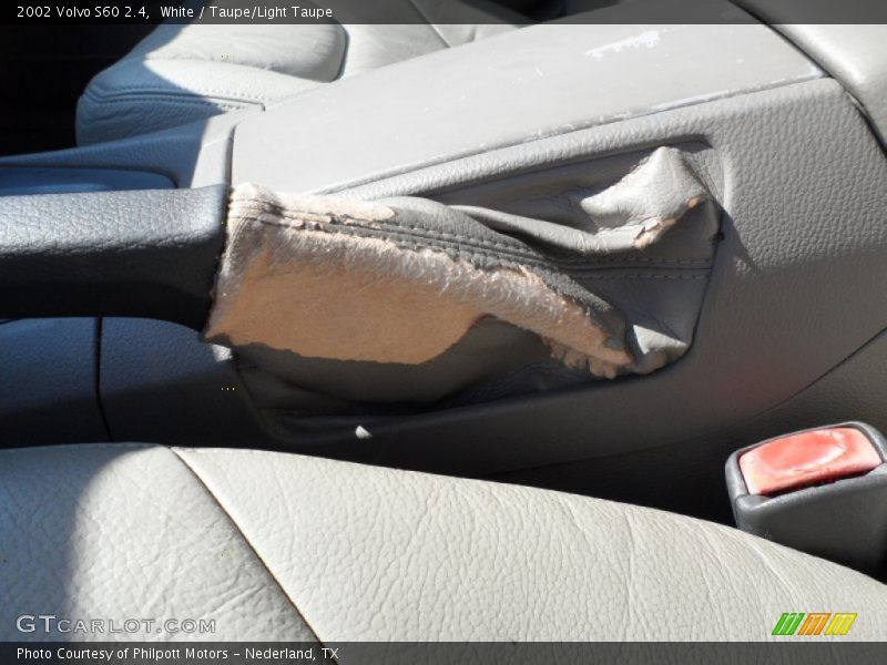 White / Taupe/Light Taupe 2002 Volvo S60 2.4