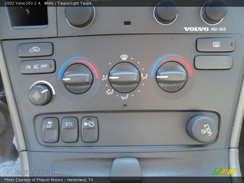 White / Taupe/Light Taupe 2002 Volvo S60 2.4