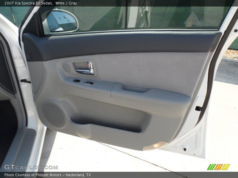 White / Gray 2007 Kia Spectra EX Sedan