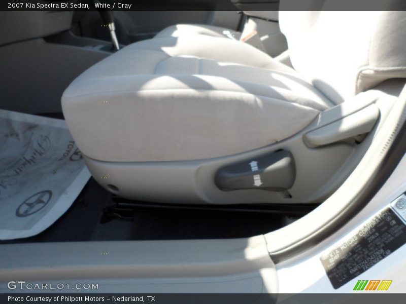 White / Gray 2007 Kia Spectra EX Sedan
