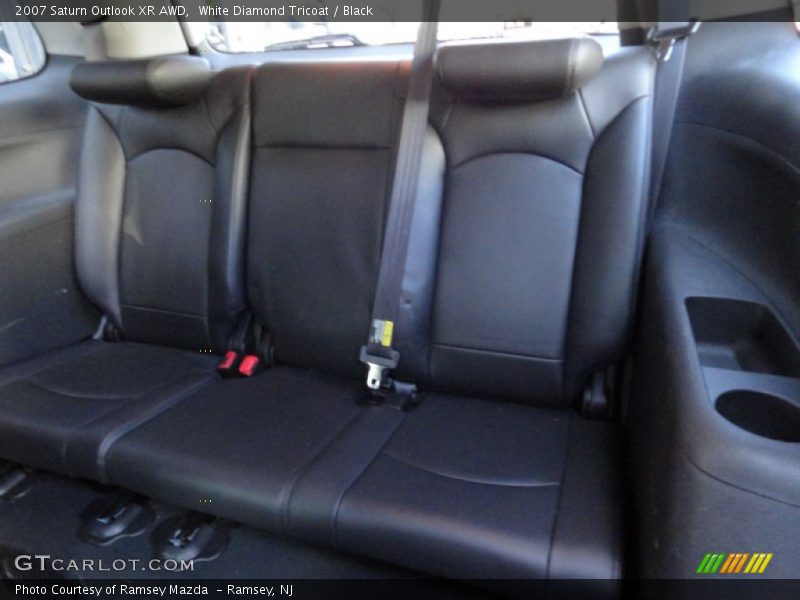 White Diamond Tricoat / Black 2007 Saturn Outlook XR AWD