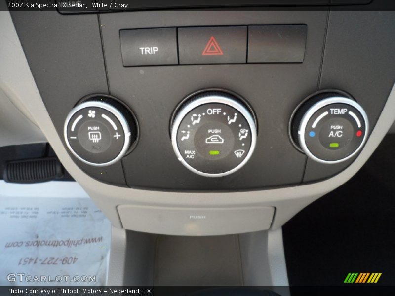 White / Gray 2007 Kia Spectra EX Sedan