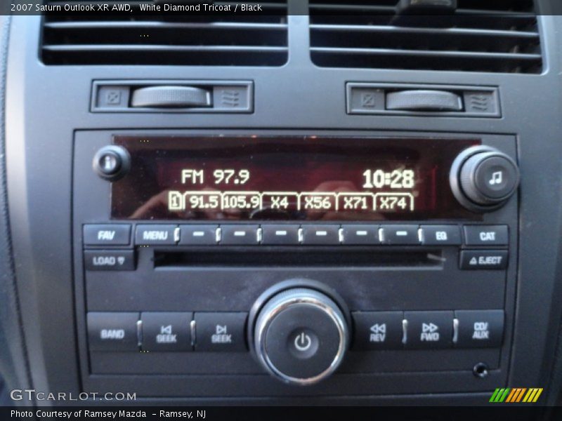 Audio System of 2007 Outlook XR AWD