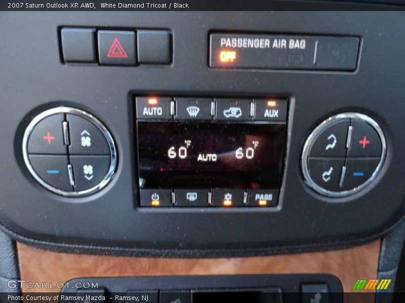 Controls of 2007 Outlook XR AWD