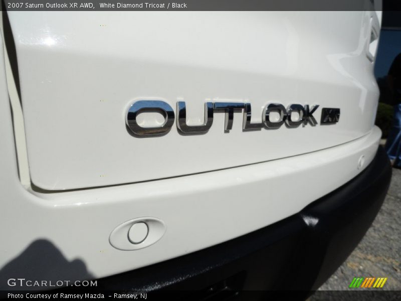  2007 Outlook XR AWD Logo