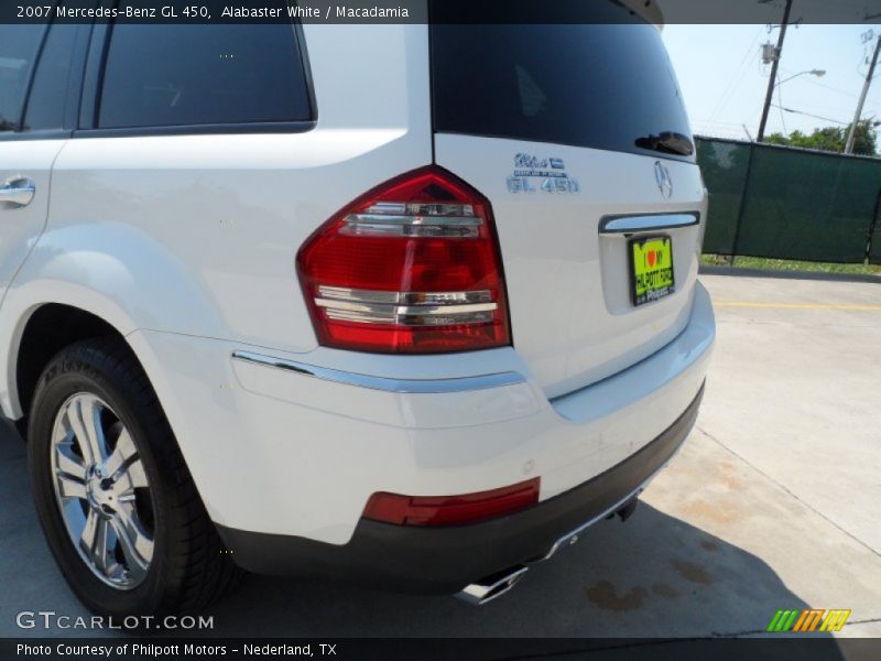 Alabaster White / Macadamia 2007 Mercedes-Benz GL 450