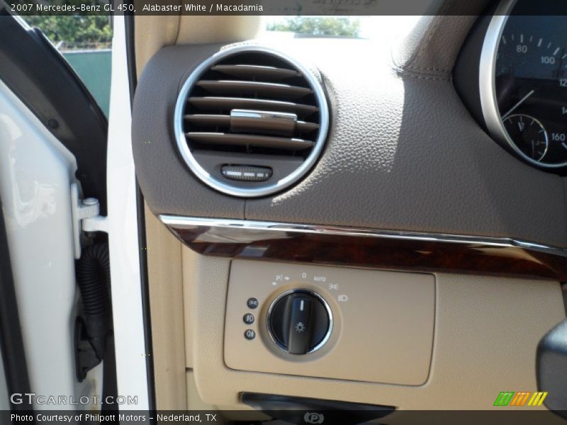 Alabaster White / Macadamia 2007 Mercedes-Benz GL 450