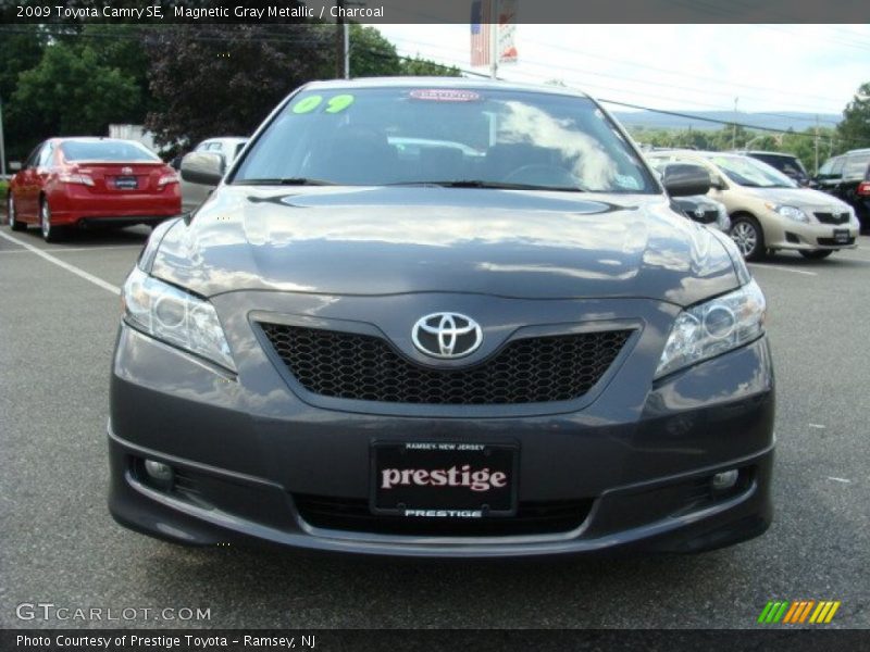 Magnetic Gray Metallic / Charcoal 2009 Toyota Camry SE