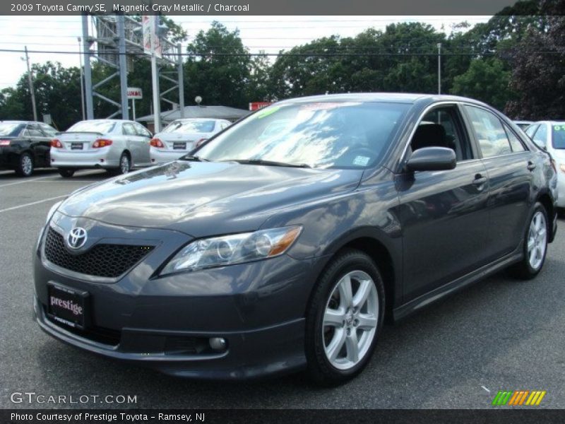 Magnetic Gray Metallic / Charcoal 2009 Toyota Camry SE