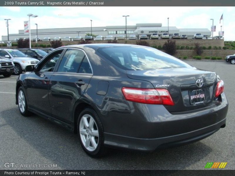 Magnetic Gray Metallic / Charcoal 2009 Toyota Camry SE