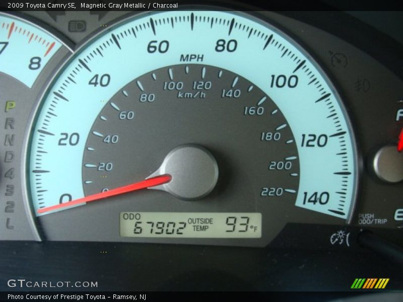 Magnetic Gray Metallic / Charcoal 2009 Toyota Camry SE