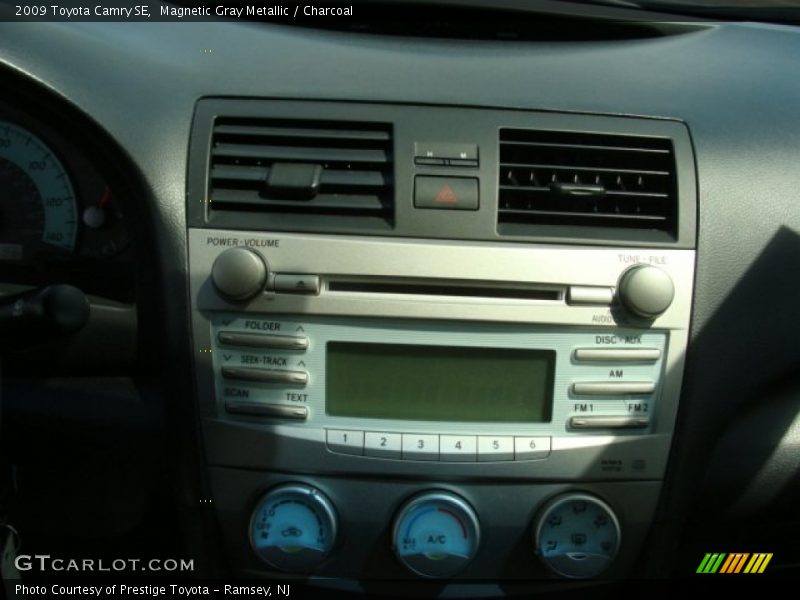 Magnetic Gray Metallic / Charcoal 2009 Toyota Camry SE