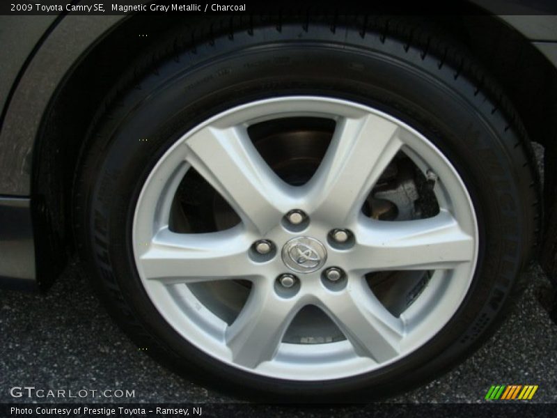 Magnetic Gray Metallic / Charcoal 2009 Toyota Camry SE