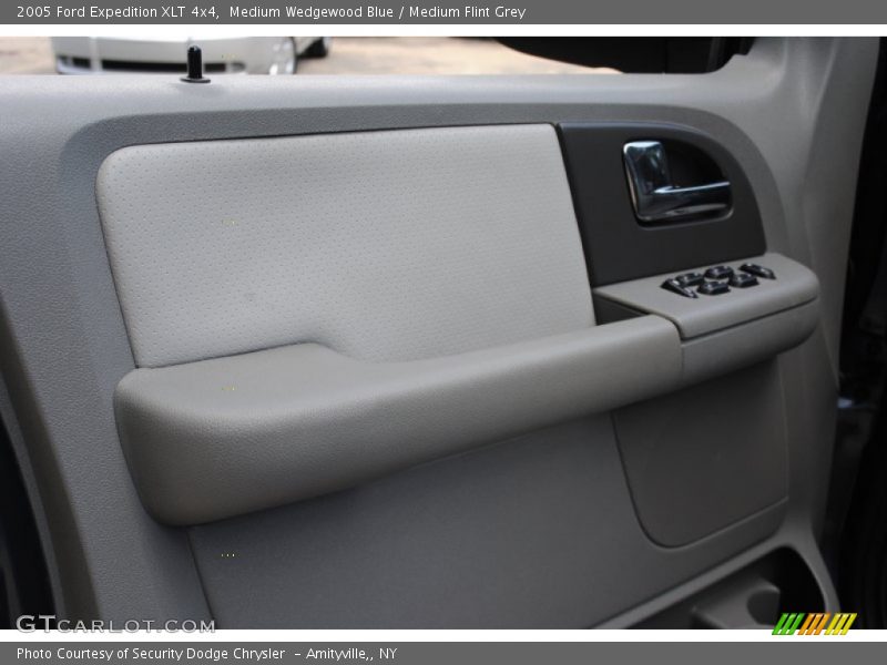 Medium Wedgewood Blue / Medium Flint Grey 2005 Ford Expedition XLT 4x4