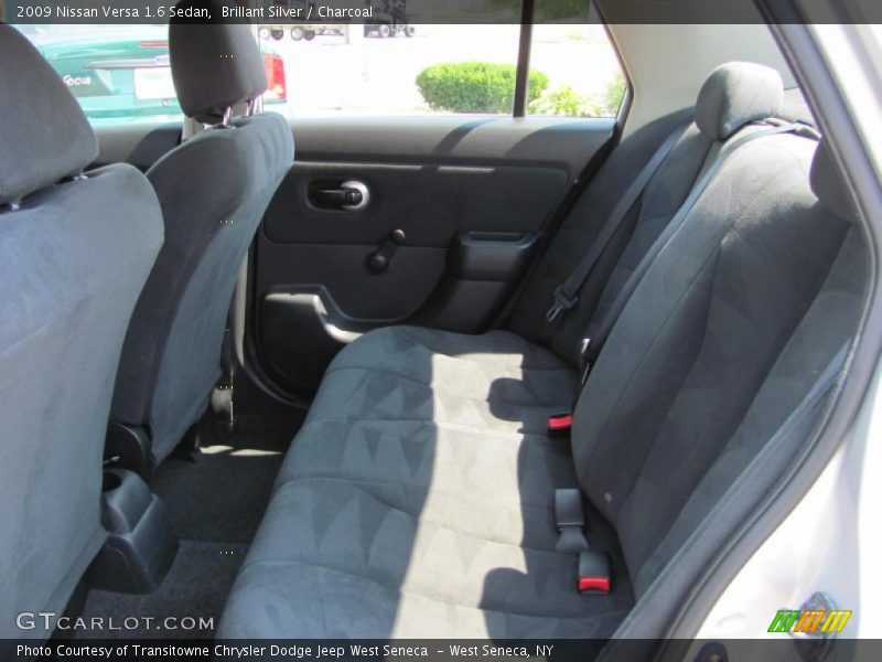Brillant Silver / Charcoal 2009 Nissan Versa 1.6 Sedan
