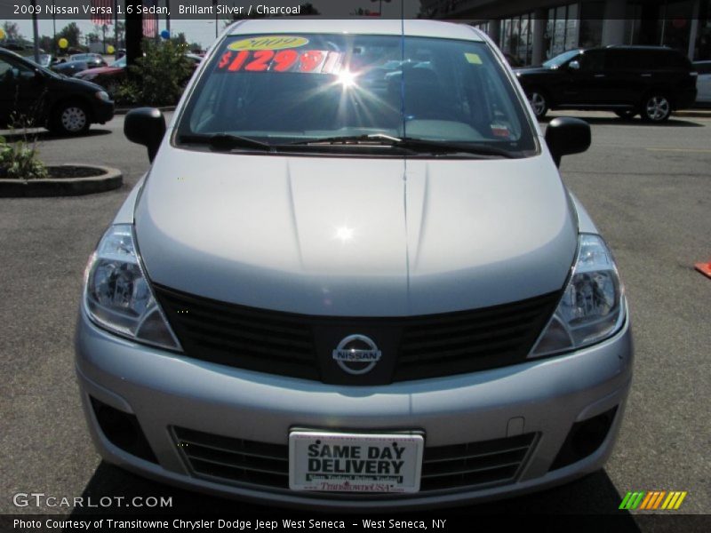 Brillant Silver / Charcoal 2009 Nissan Versa 1.6 Sedan