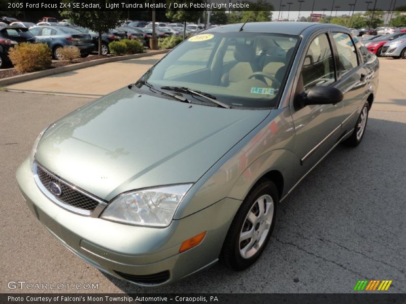 Light Tundra Metallic / Dark Pebble/Light Pebble 2005 Ford Focus ZX4 SE Sedan