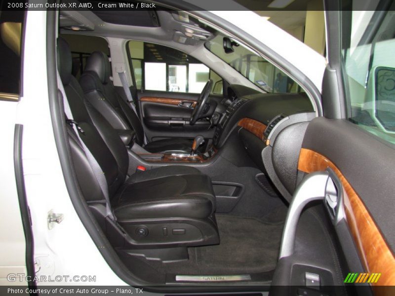 Cream White / Black 2008 Saturn Outlook XR AWD