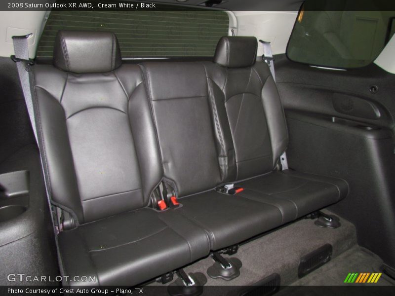 Cream White / Black 2008 Saturn Outlook XR AWD