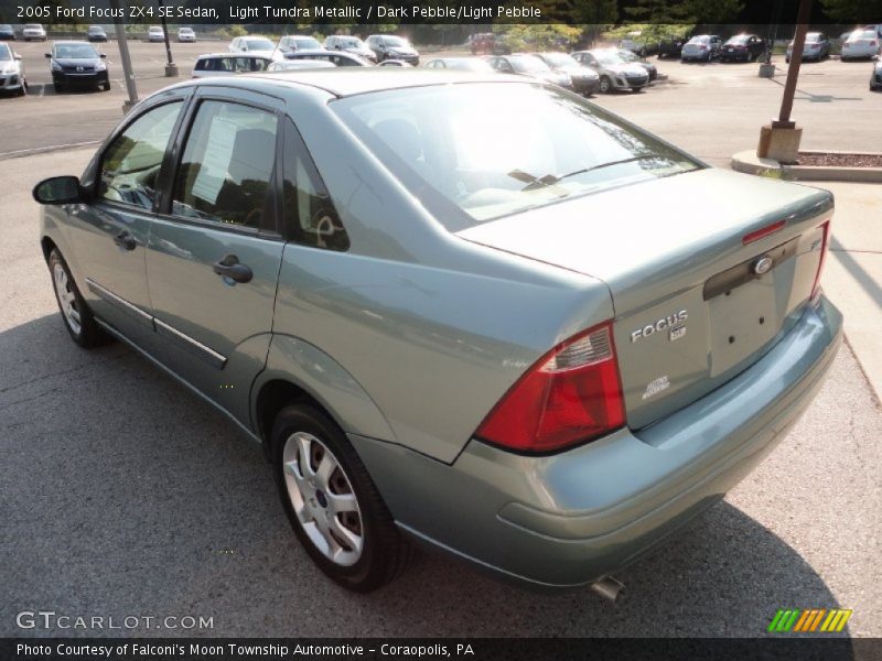 Light Tundra Metallic / Dark Pebble/Light Pebble 2005 Ford Focus ZX4 SE Sedan