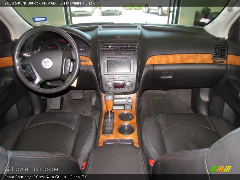 Cream White / Black 2008 Saturn Outlook XR AWD