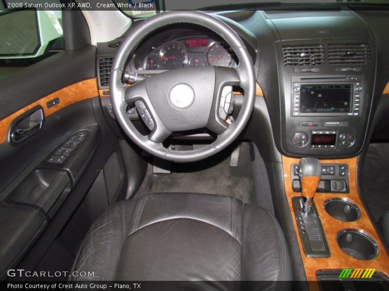 Cream White / Black 2008 Saturn Outlook XR AWD
