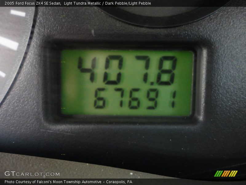Light Tundra Metallic / Dark Pebble/Light Pebble 2005 Ford Focus ZX4 SE Sedan