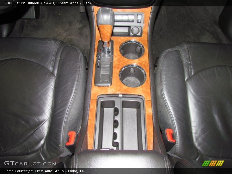 Cream White / Black 2008 Saturn Outlook XR AWD