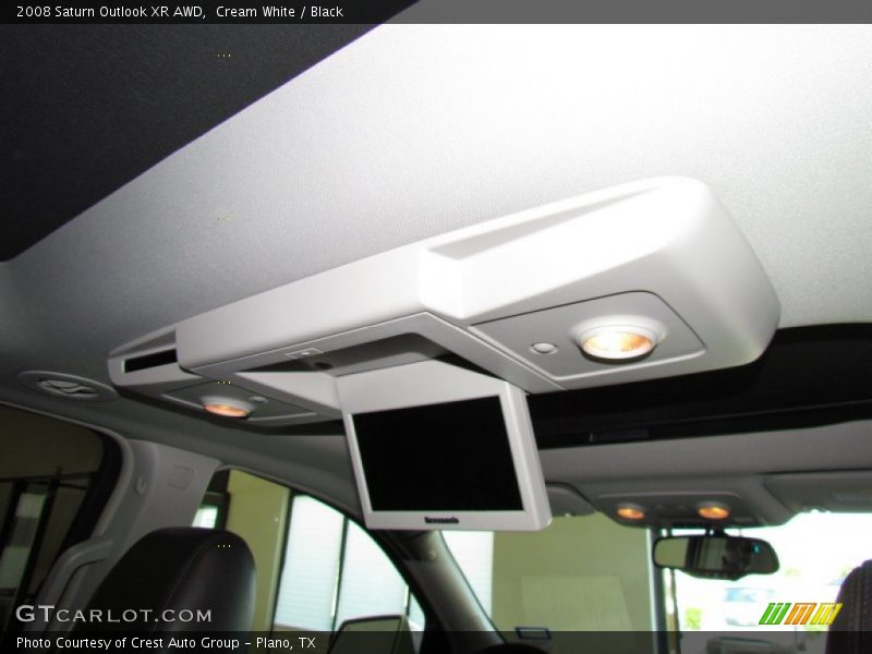 Cream White / Black 2008 Saturn Outlook XR AWD