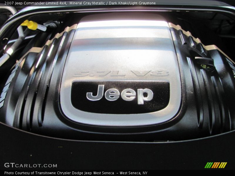 Mineral Gray Metallic / Dark Khaki/Light Graystone 2007 Jeep Commander Limited 4x4