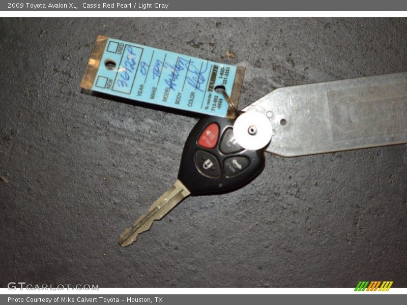 Cassis Red Pearl / Light Gray 2009 Toyota Avalon XL
