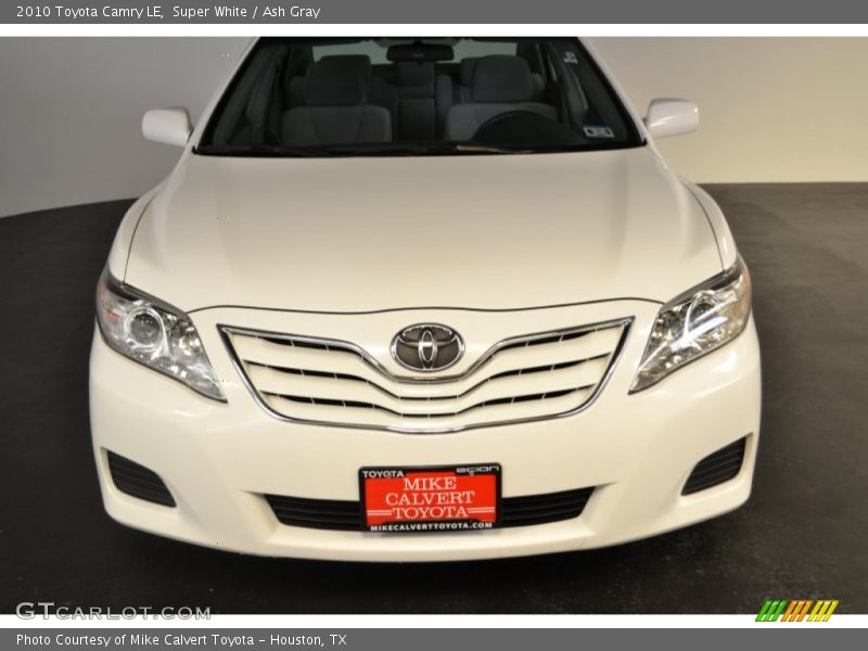 Super White / Ash Gray 2010 Toyota Camry LE