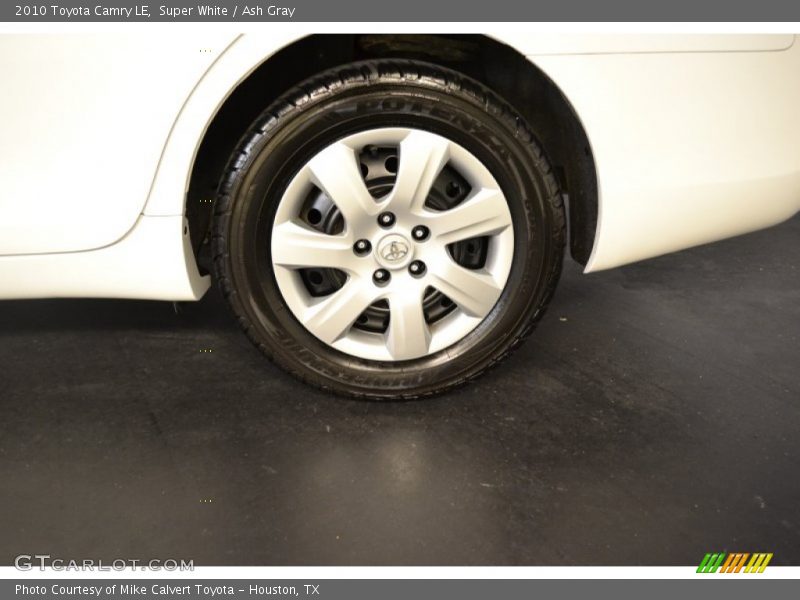 Super White / Ash Gray 2010 Toyota Camry LE