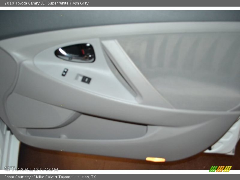Super White / Ash Gray 2010 Toyota Camry LE