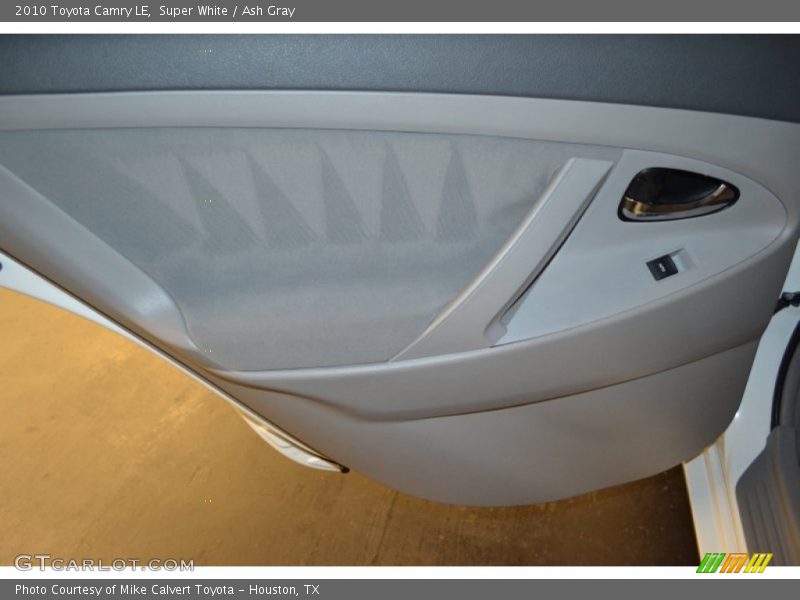 Super White / Ash Gray 2010 Toyota Camry LE