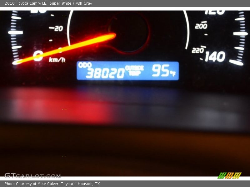 Super White / Ash Gray 2010 Toyota Camry LE