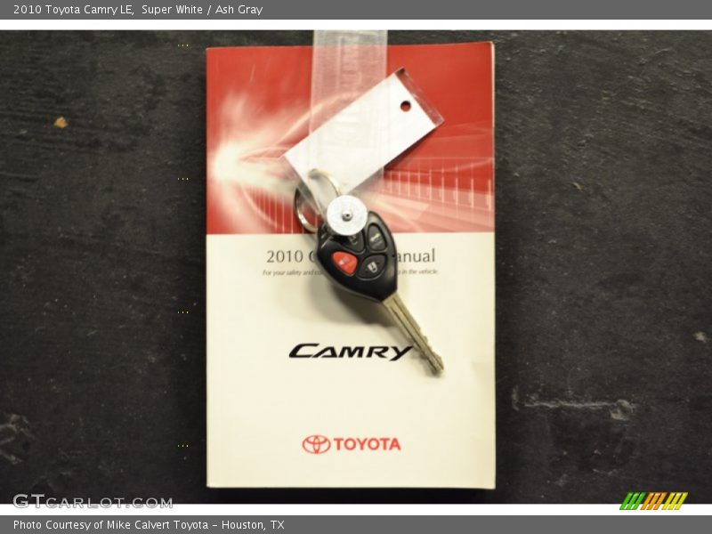 Super White / Ash Gray 2010 Toyota Camry LE