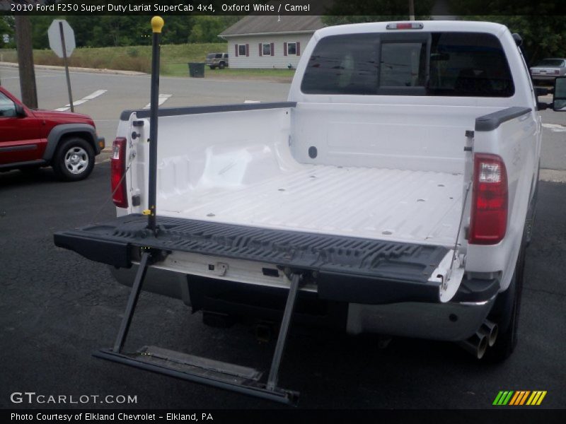 Oxford White / Camel 2010 Ford F250 Super Duty Lariat SuperCab 4x4
