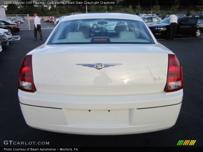 Cool Vanilla / Dark Slate Gray/Light Graystone 2005 Chrysler 300 Touring