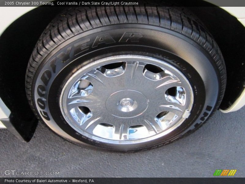 Cool Vanilla / Dark Slate Gray/Light Graystone 2005 Chrysler 300 Touring