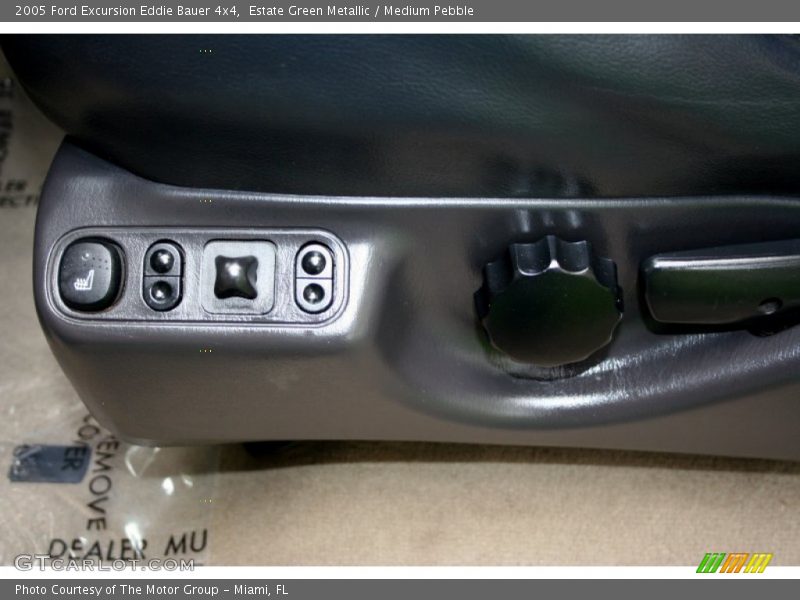 Controls of 2005 Excursion Eddie Bauer 4x4