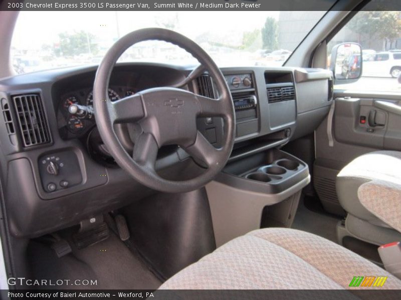 Dashboard of 2003 Express 3500 LS Passenger Van