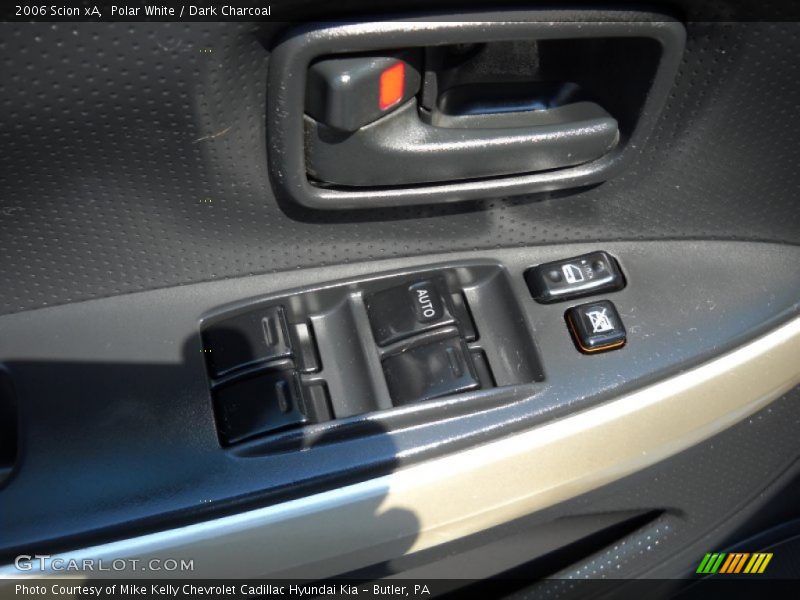 Polar White / Dark Charcoal 2006 Scion xA