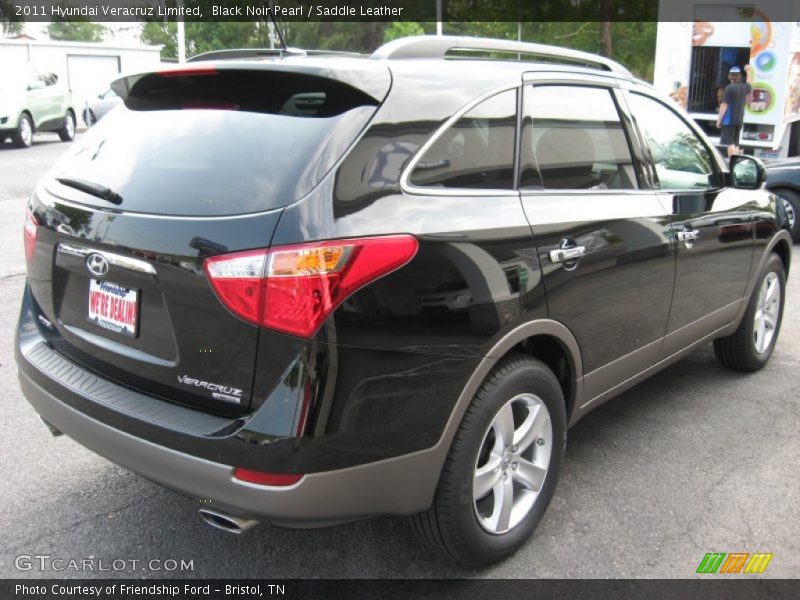 Black Noir Pearl / Saddle Leather 2011 Hyundai Veracruz Limited