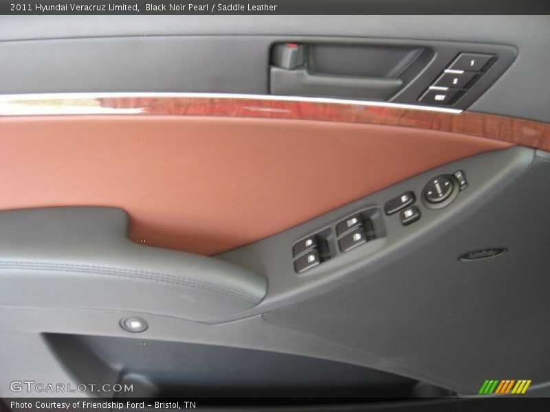 Black Noir Pearl / Saddle Leather 2011 Hyundai Veracruz Limited