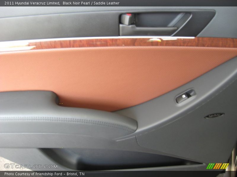 Black Noir Pearl / Saddle Leather 2011 Hyundai Veracruz Limited